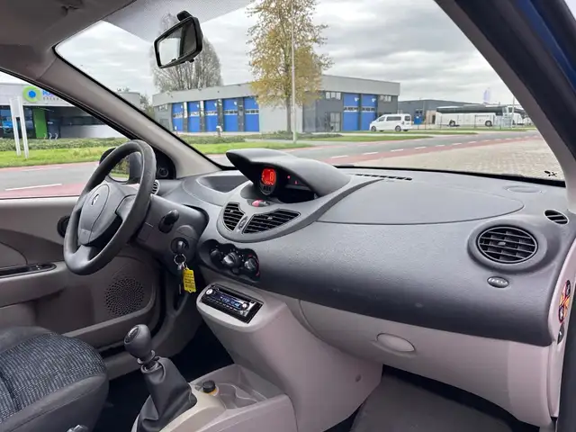 Renault Twingo view 9