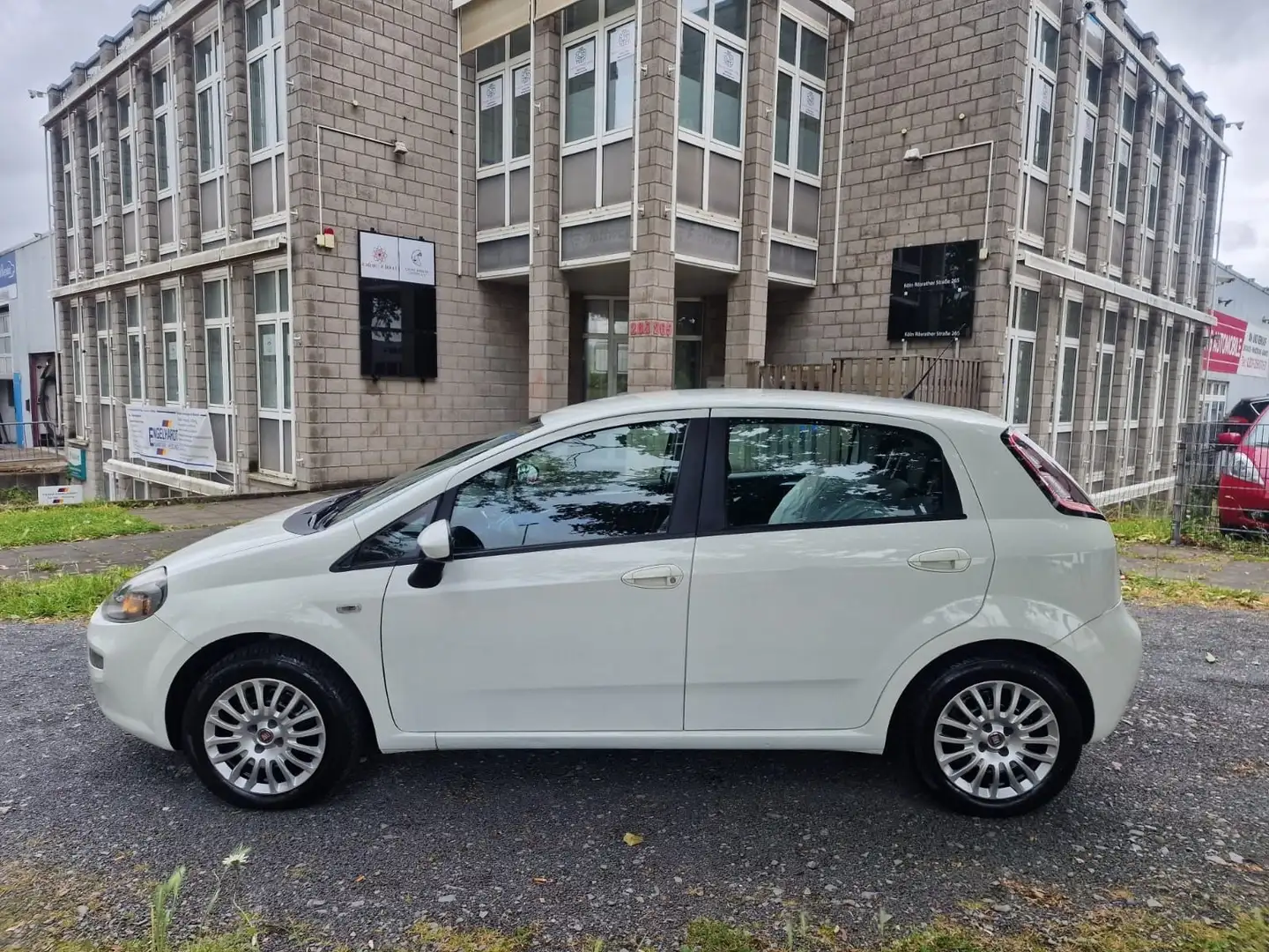 Fiat Punto 1.4. inklusive 12  Monate Garantie/Klima Blanco - 2
