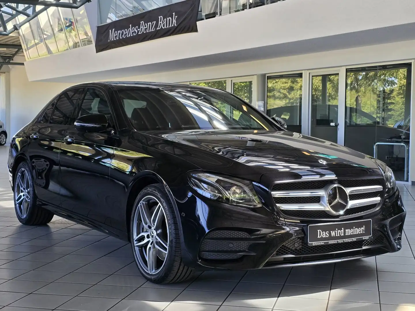 Mercedes-Benz E 450 4M AMG DISTRONIC+MULTIBEAM+360°+COMAND+19" Schwarz - 1