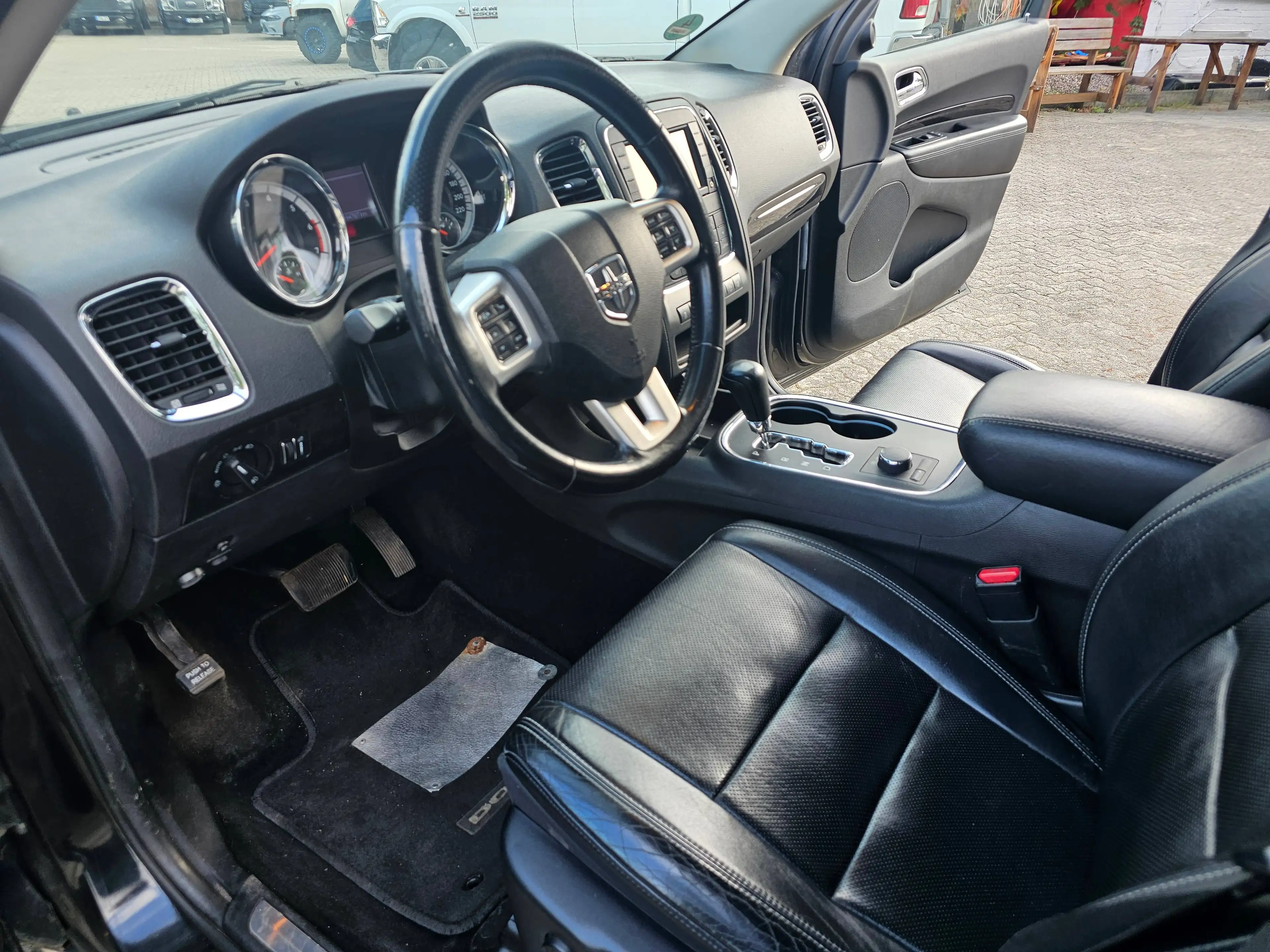 Dodge Durango Citadel — photo 12