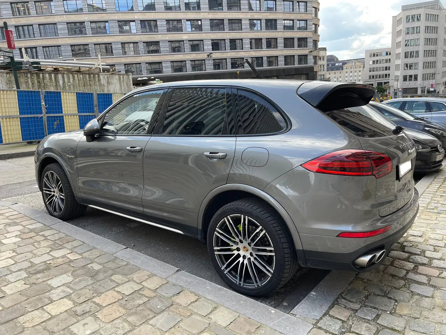 Porsche Cayenne 3.0i V6 PHEV S Tiptronic (306 kW) Gris - 2