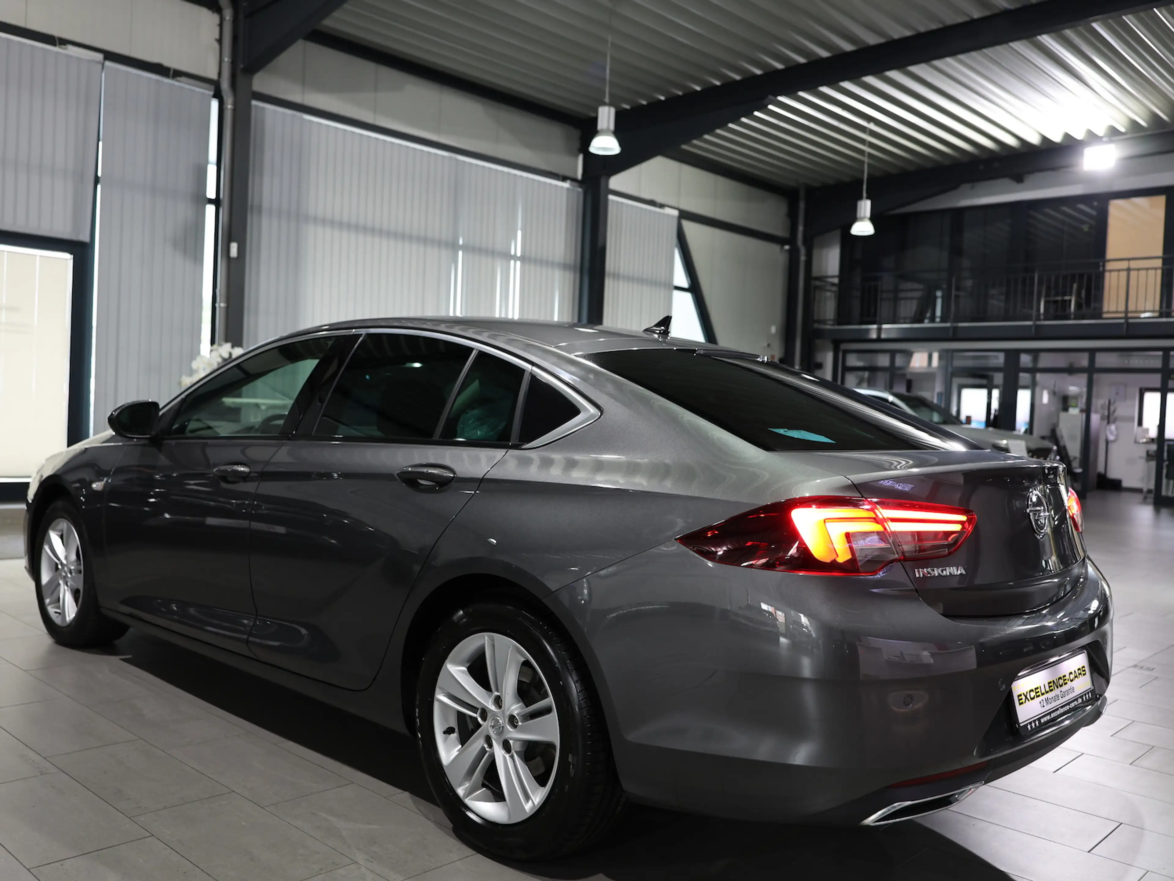 Opel Insignia 2.0 D BUSINESS PREMIUM TECHNO / LED / — photo 9