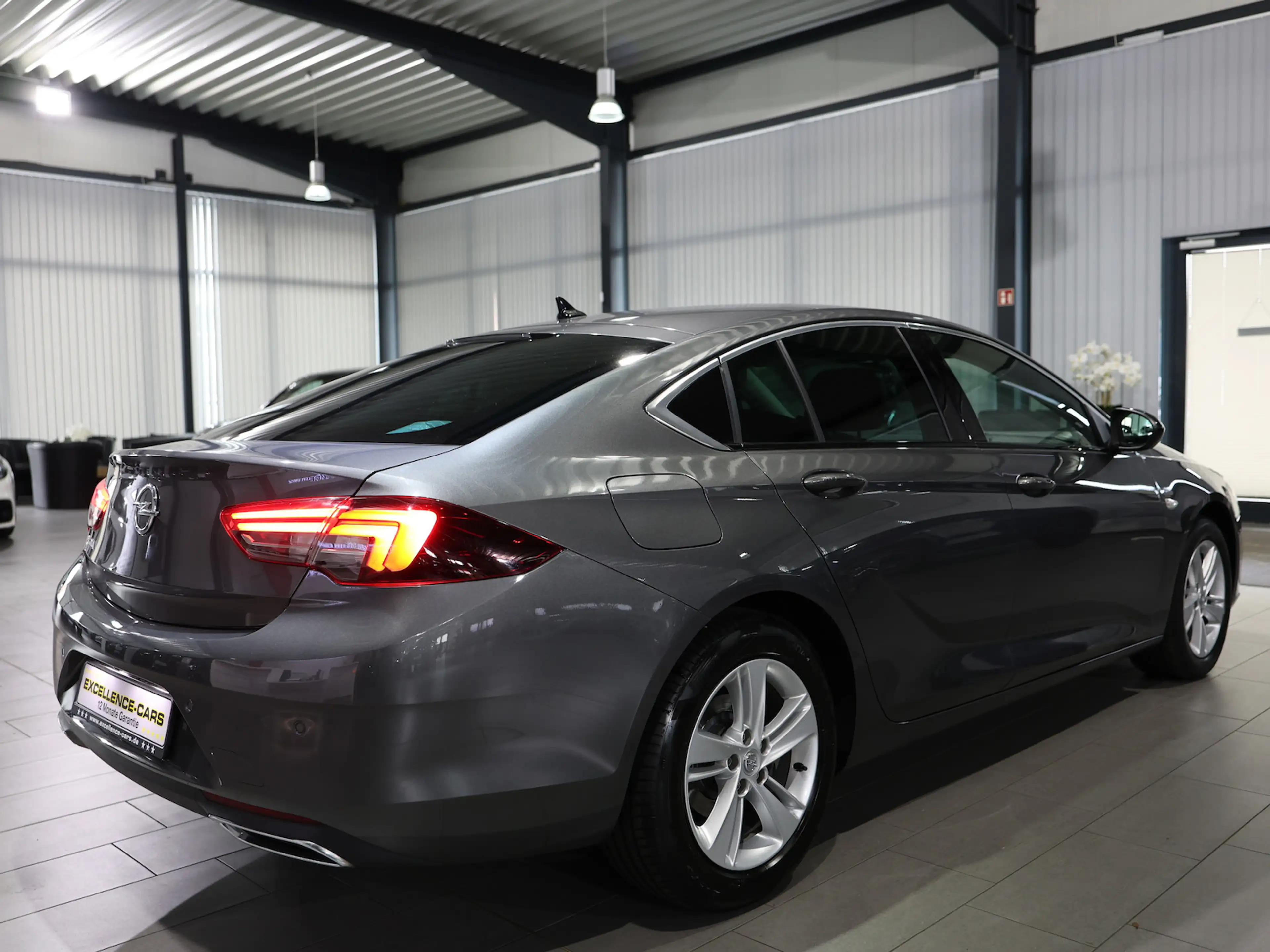 Opel Insignia 2.0 D BUSINESS PREMIUM TECHNO / LED / — photo 10