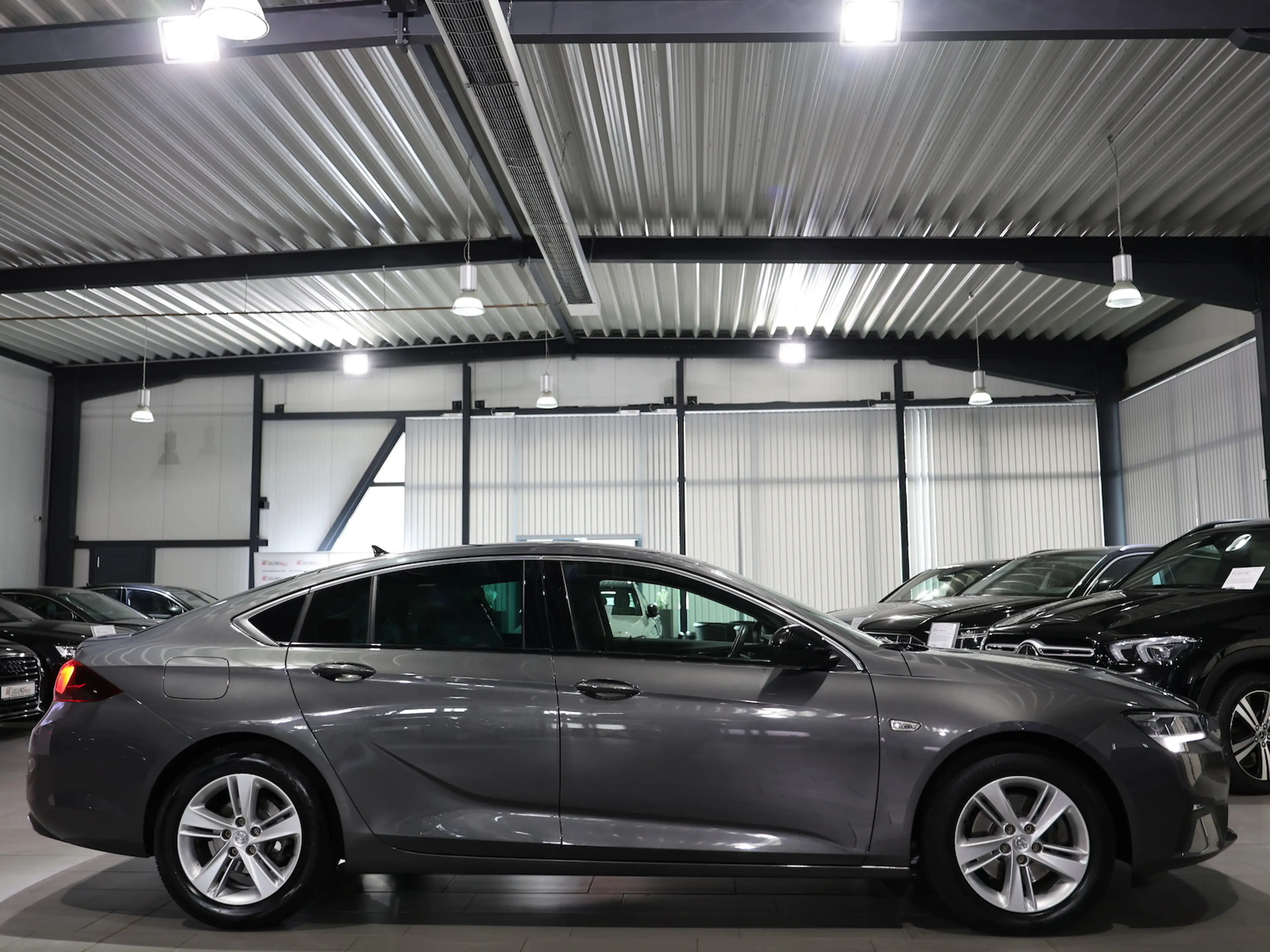 Opel Insignia 2.0 D BUSINESS PREMIUM TECHNO / LED / — photo 8