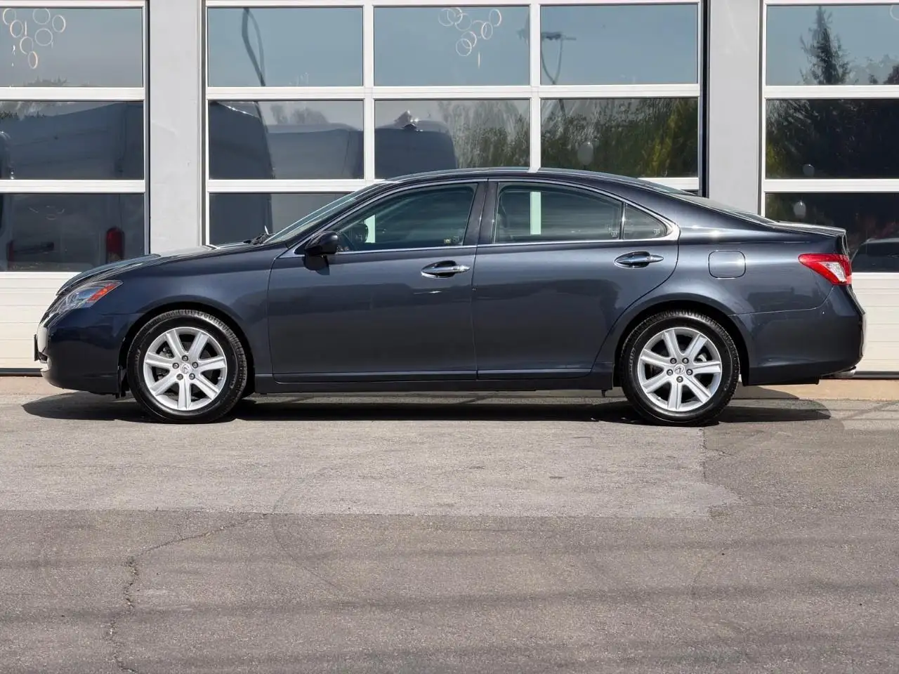 Lexus ES photo Lexus ES