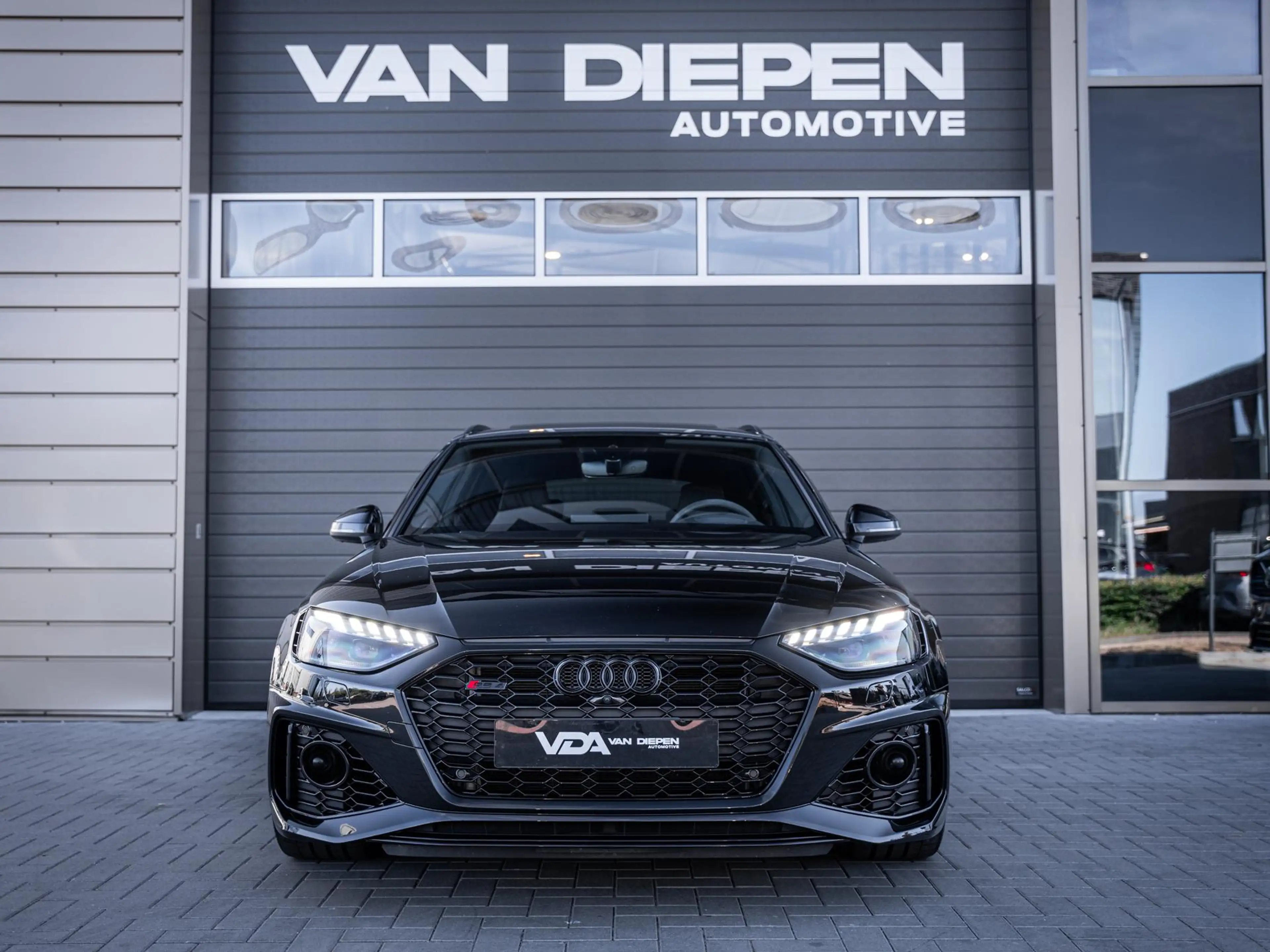 Audi RS4 A4 Avant 2.9 TFSI quattro competition plus - Dynam — photo 3