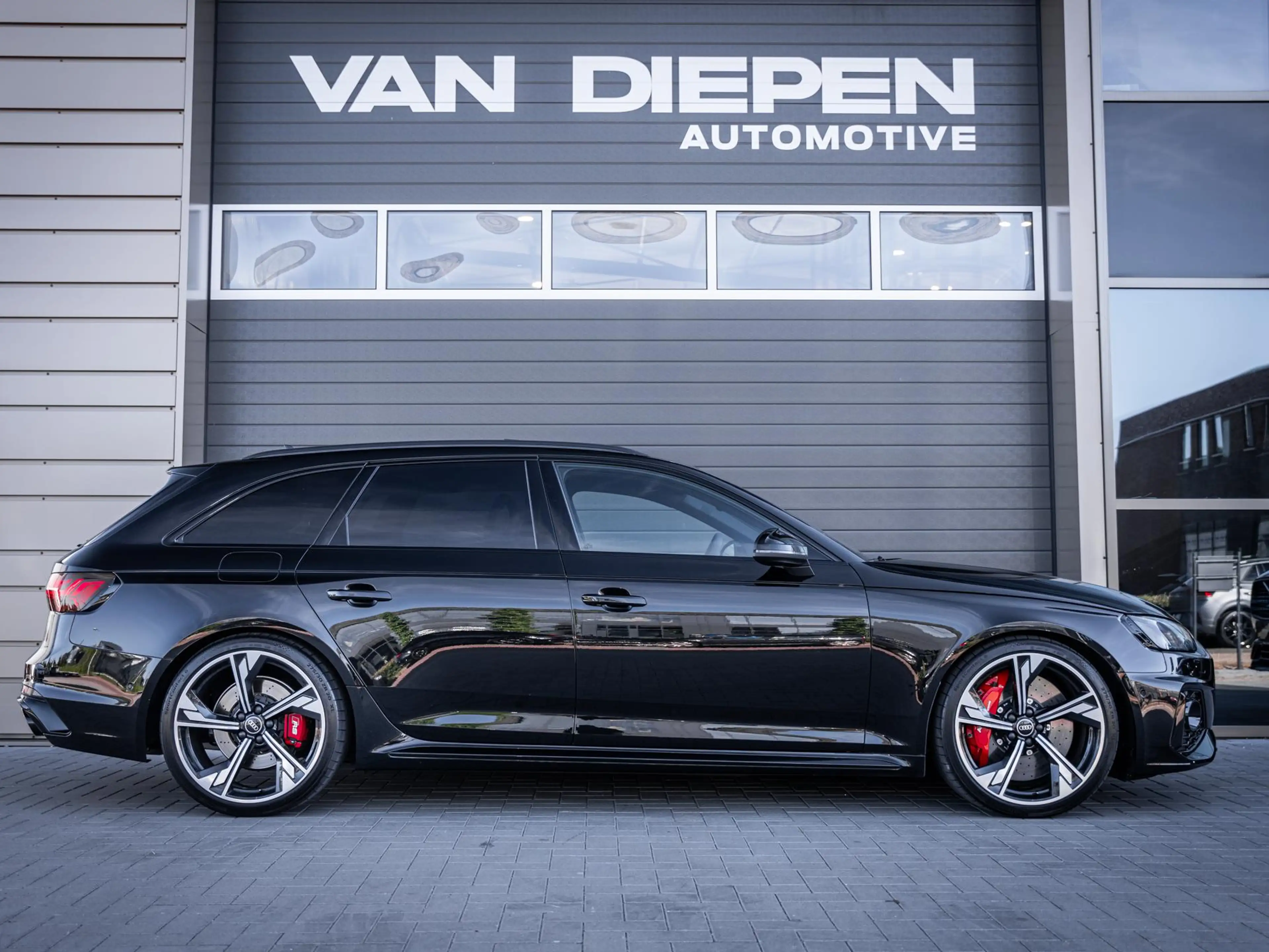 Audi RS4 A4 Avant 2.9 TFSI quattro competition plus - Dynam — photo 5