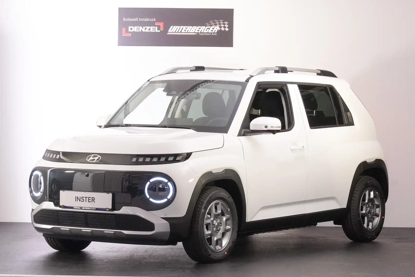 Hyundai Inster Trend Line 49kWh abz. Superbonus Weiß - 1