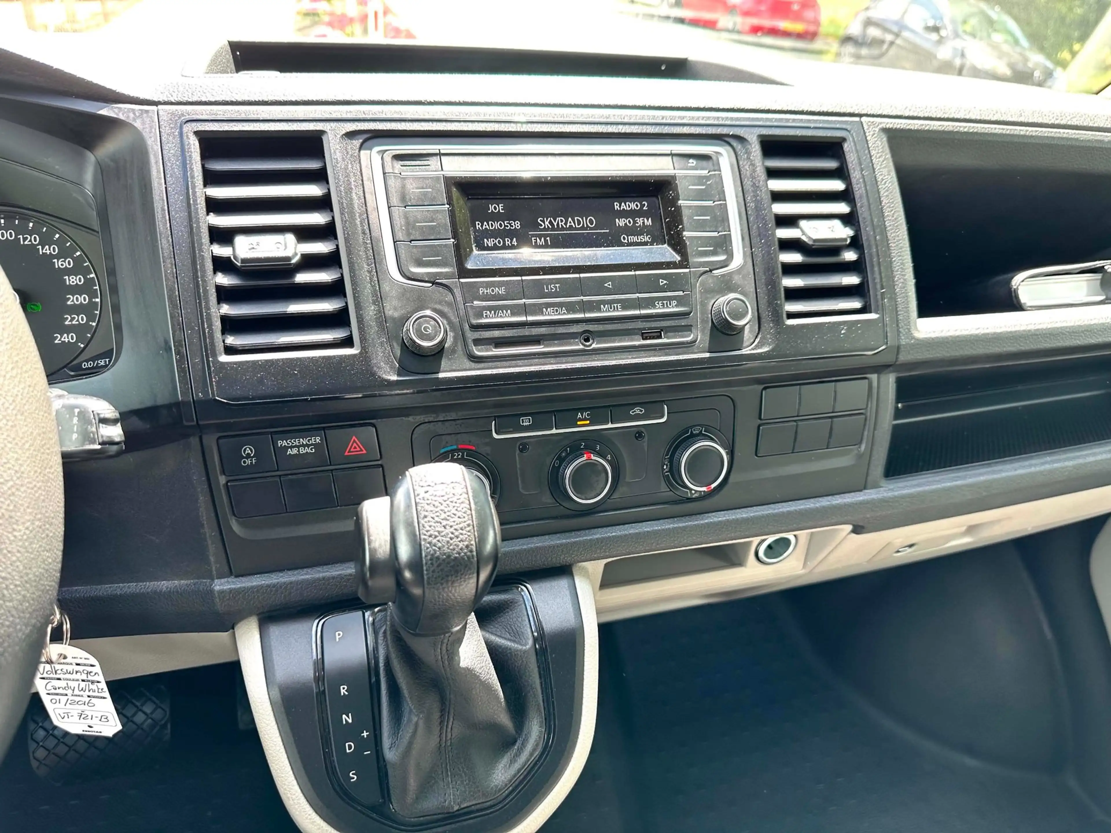 Volkswagen Transporter 2.0 TDI L1H1 AUTOMAAT 77.967 km.! 140 PK!!! — photo 9