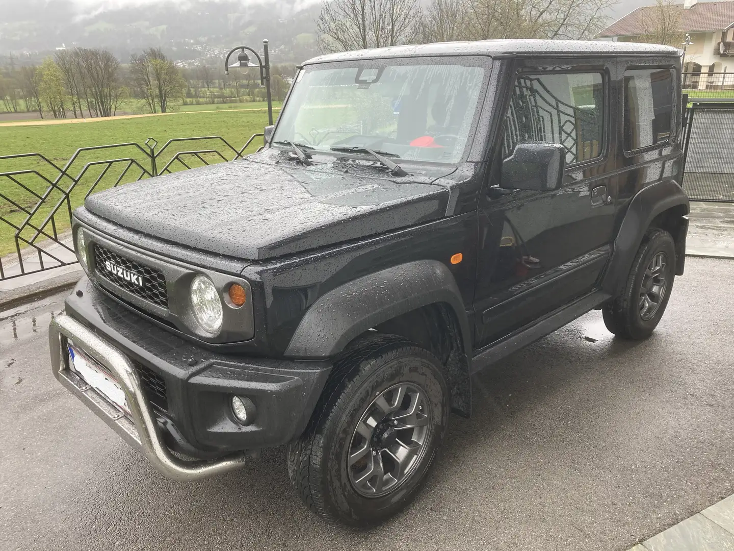 Suzuki Jimny TOP Voll.Ausst. 1,5 VVT Allgrip Flash Aut. Schwarz - 1