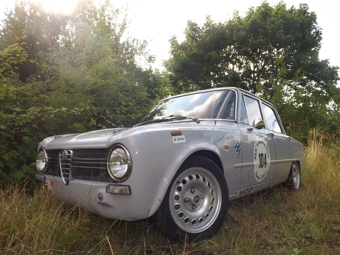 Alfa Romeo Giulia 1300 L "Racer" Grau - 2