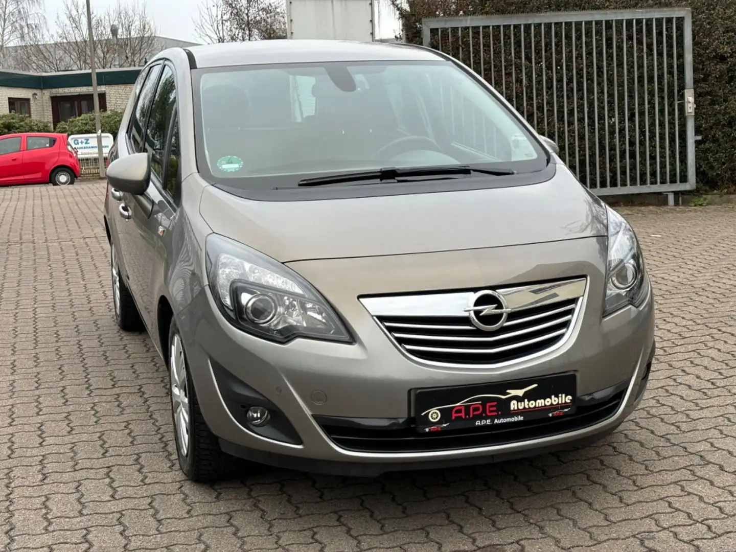 Opel Meriva B Innovation TÜV NEU Braun - 1