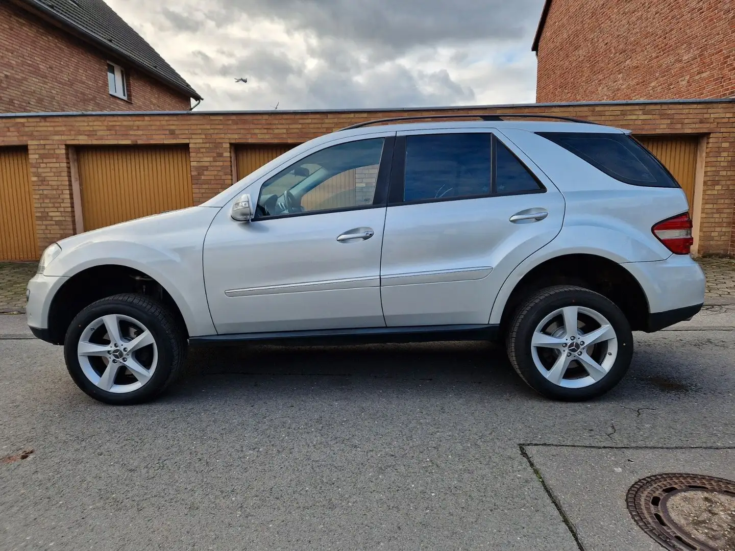 Mercedes-Benz ML 280 OffRoad Spezial/3Jhr Garantie+Gewährlstng Argent - 1