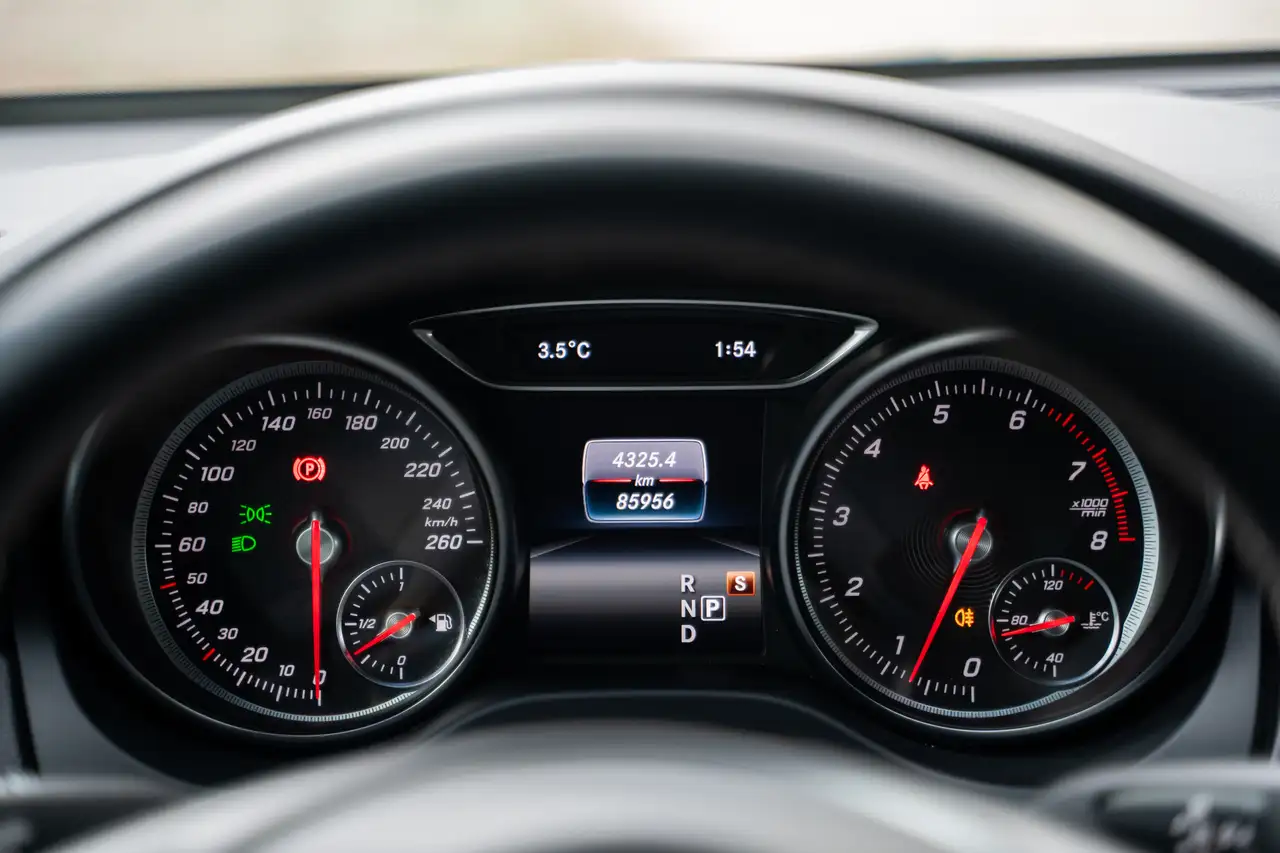 Mercedes-Benz CLA снимка Mercedes-Benz CLA