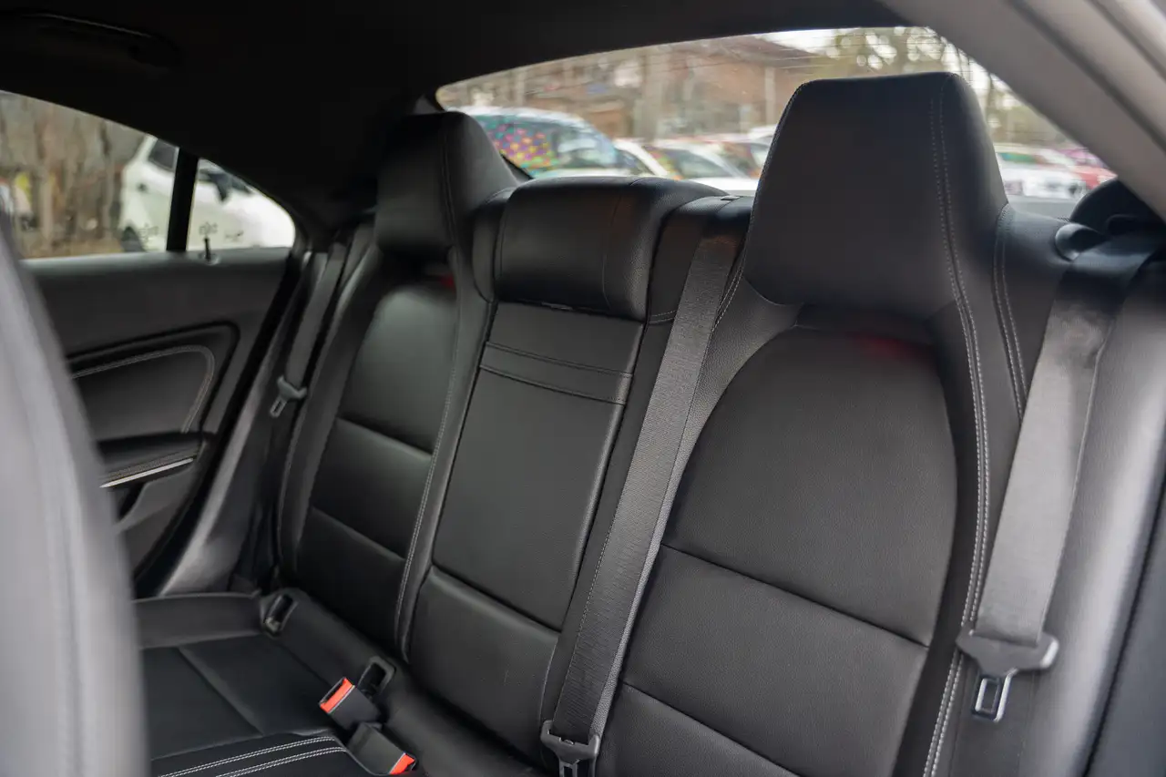 Mercedes-Benz CLA снимка Mercedes-Benz CLA