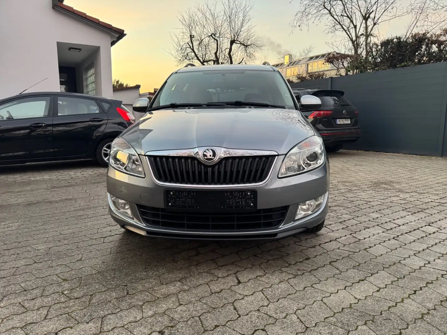 Skoda Roomster 1.2 TSI Ambition/1.Hand/Garantie/Top ! Grau - 2