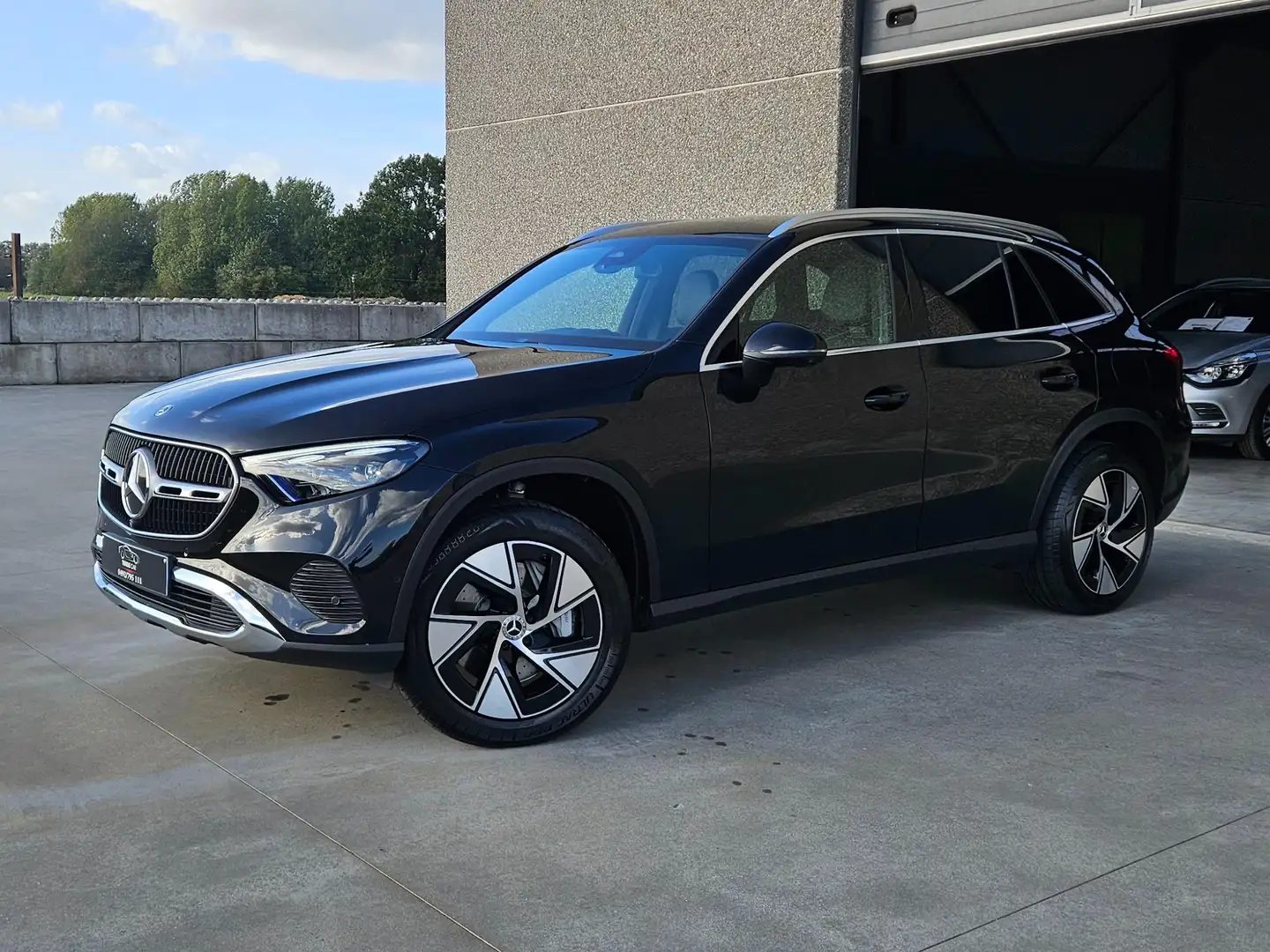 Mercedes-Benz GLC 300 E 4-MATIC*PANO*CAM360*DISTRONIC*LEDER*GARANTIE Zwart - 1