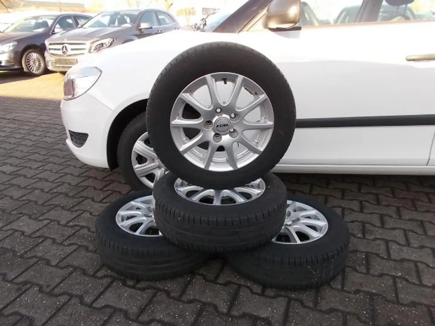 Skoda Fabia 1.2, Klima, Alufelgen, zus. Winterräder Wit - 2