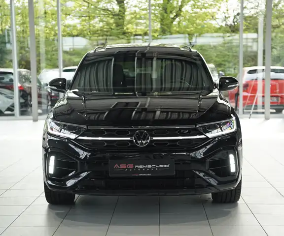 Volkswagen T-Roc view 3