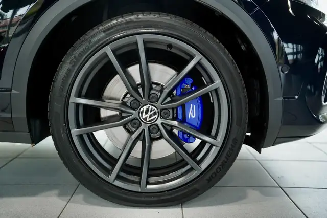 Volkswagen T-Roc view 7