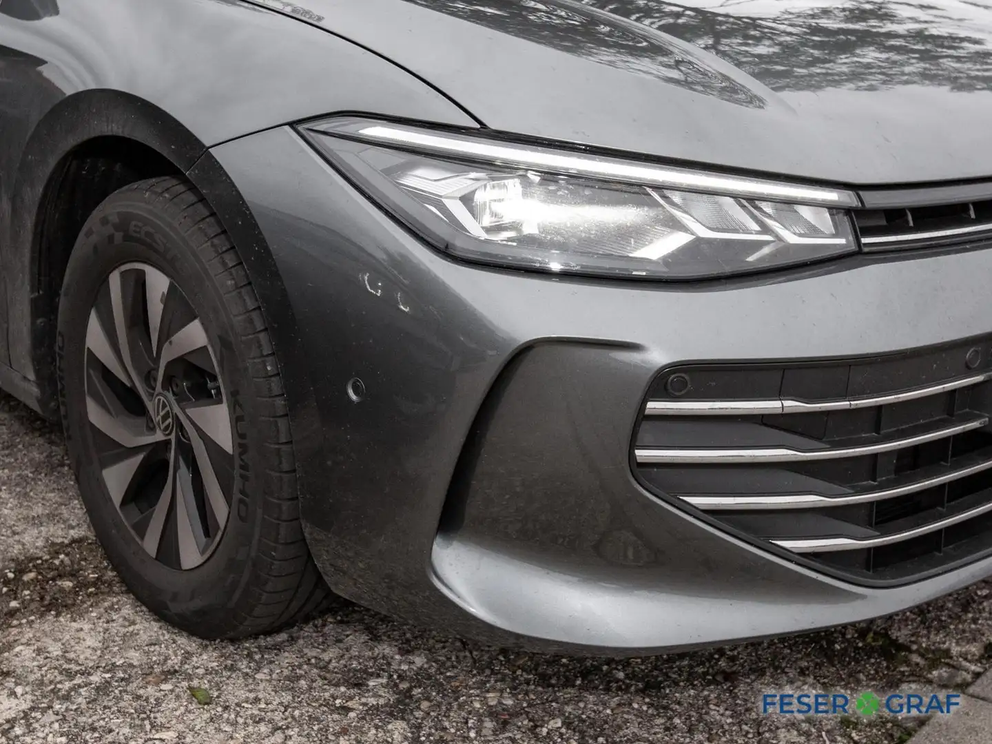 Volkswagen Passat Variant 2.0 TDI Business DSG/LED/ACC/AHK/Navi/CarPlay Grau - 2
