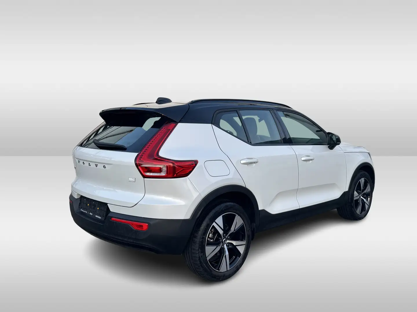 Volvo XC40 1.5 T4 Automaat Recharge R-Design Park Assist Line Blanco - 2