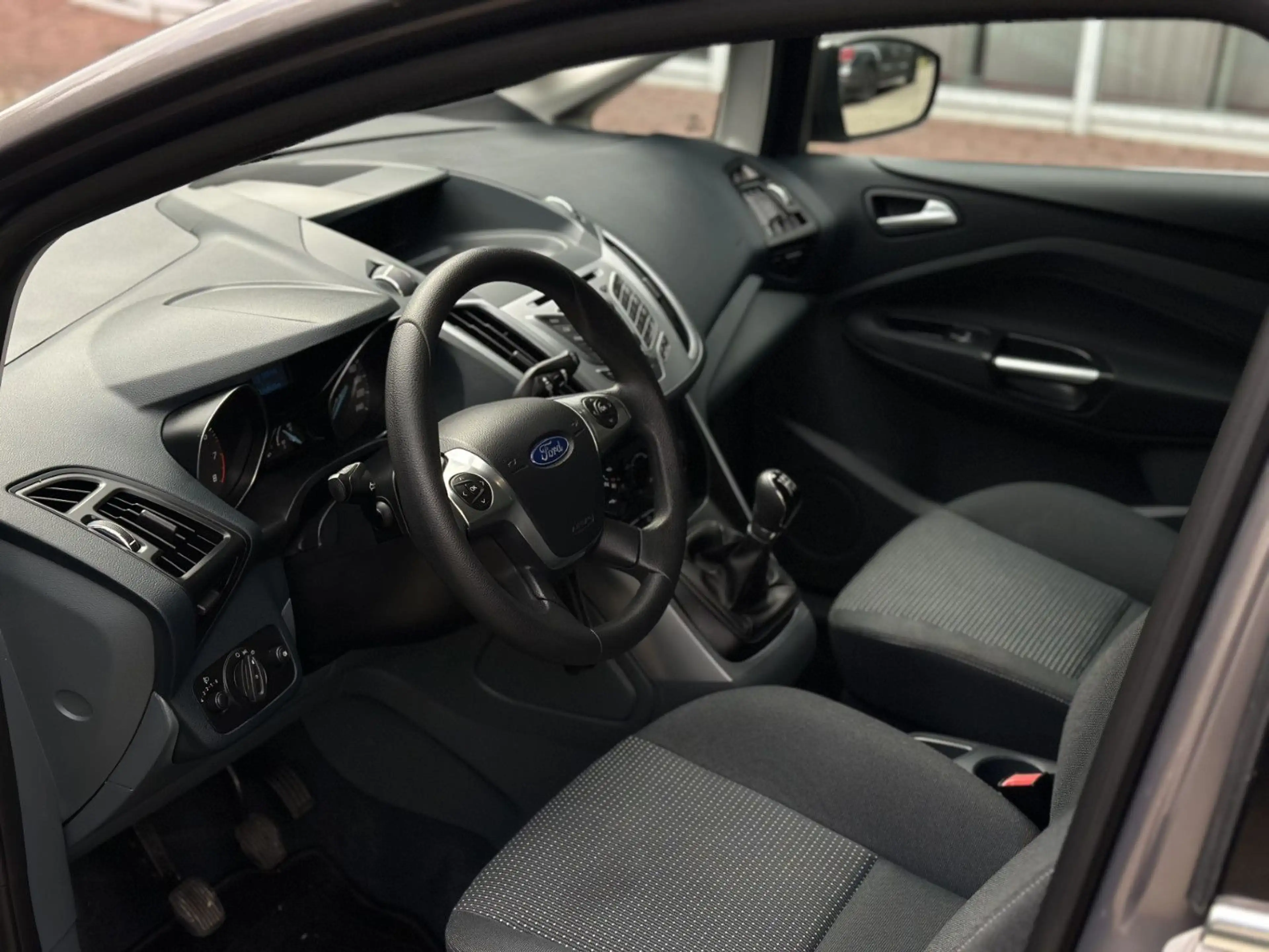 Ford Grand C-Max Grand C-MAX Trend — photo 11
