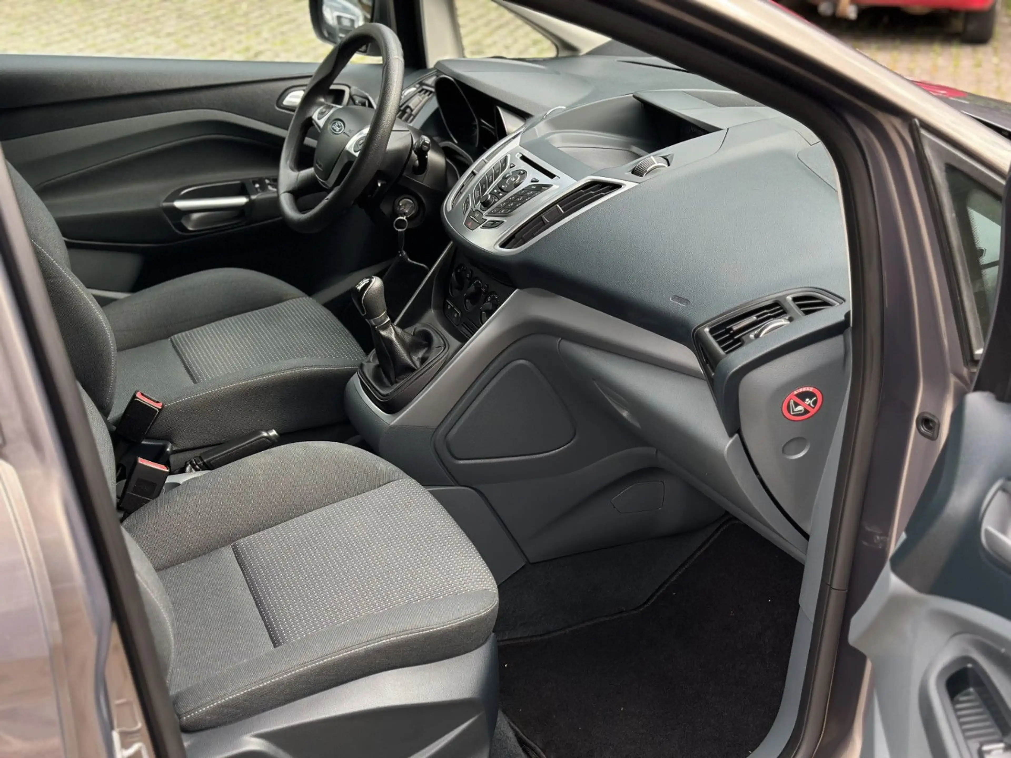 Ford Grand C-Max Grand C-MAX Trend — photo 9