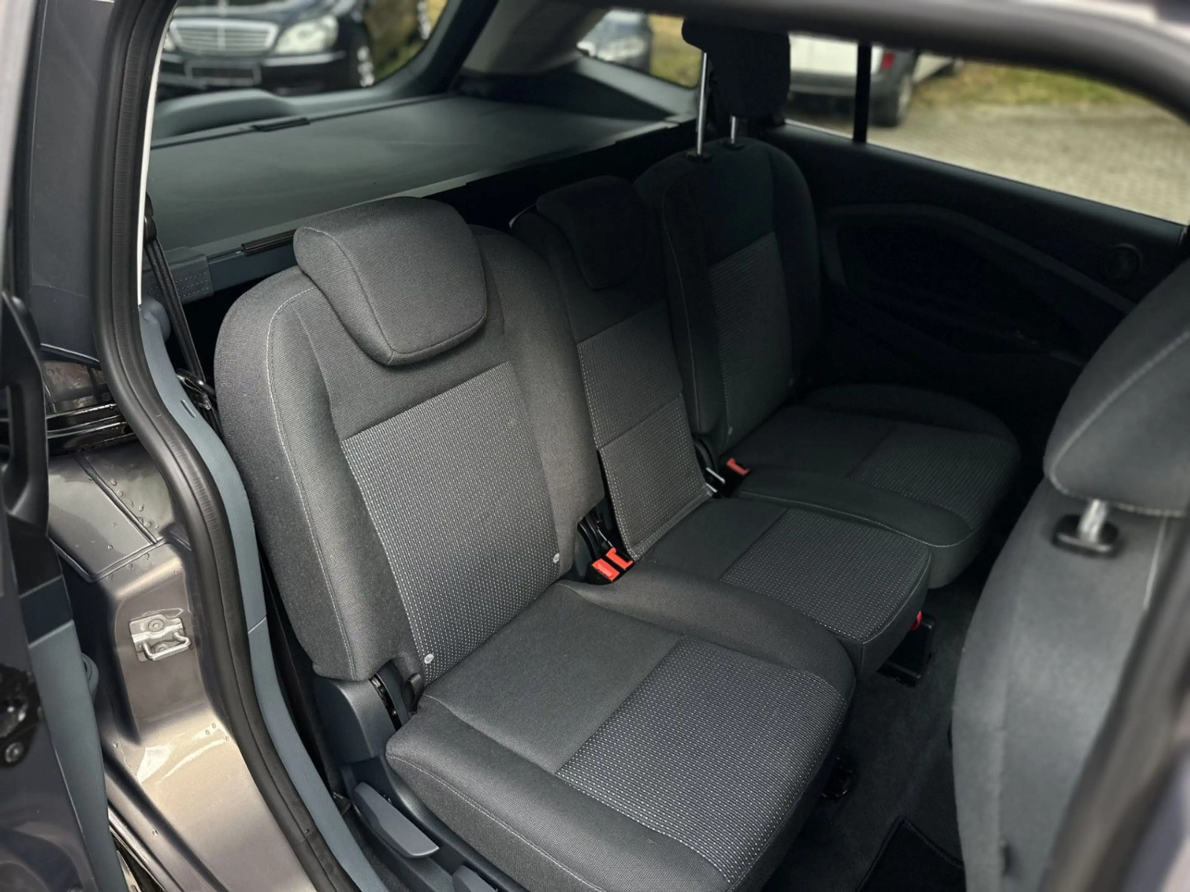 Ford Grand C-Max Grand C-MAX Trend — photo 12