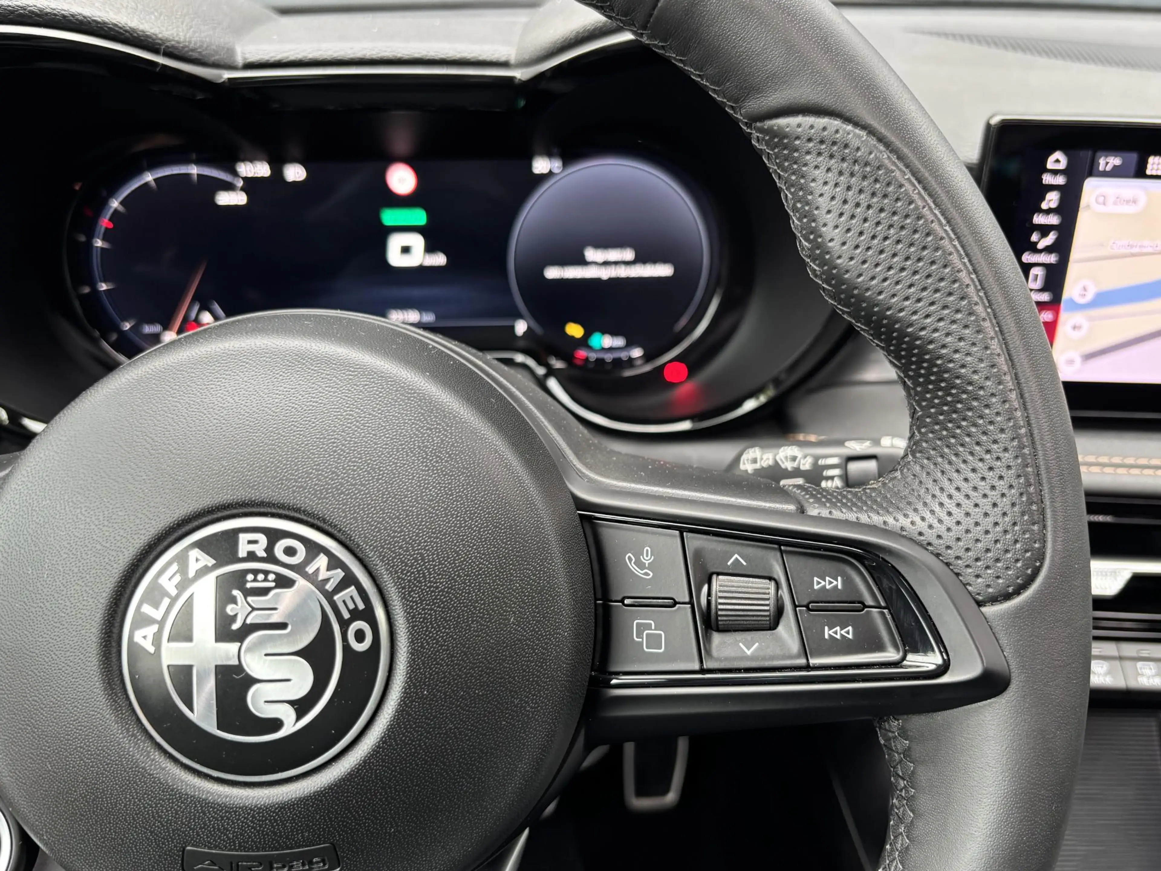 Alfa Romeo Tonale 1.3T PHEV Edizione Business | Schuifdak | Rondomzi — photo 15