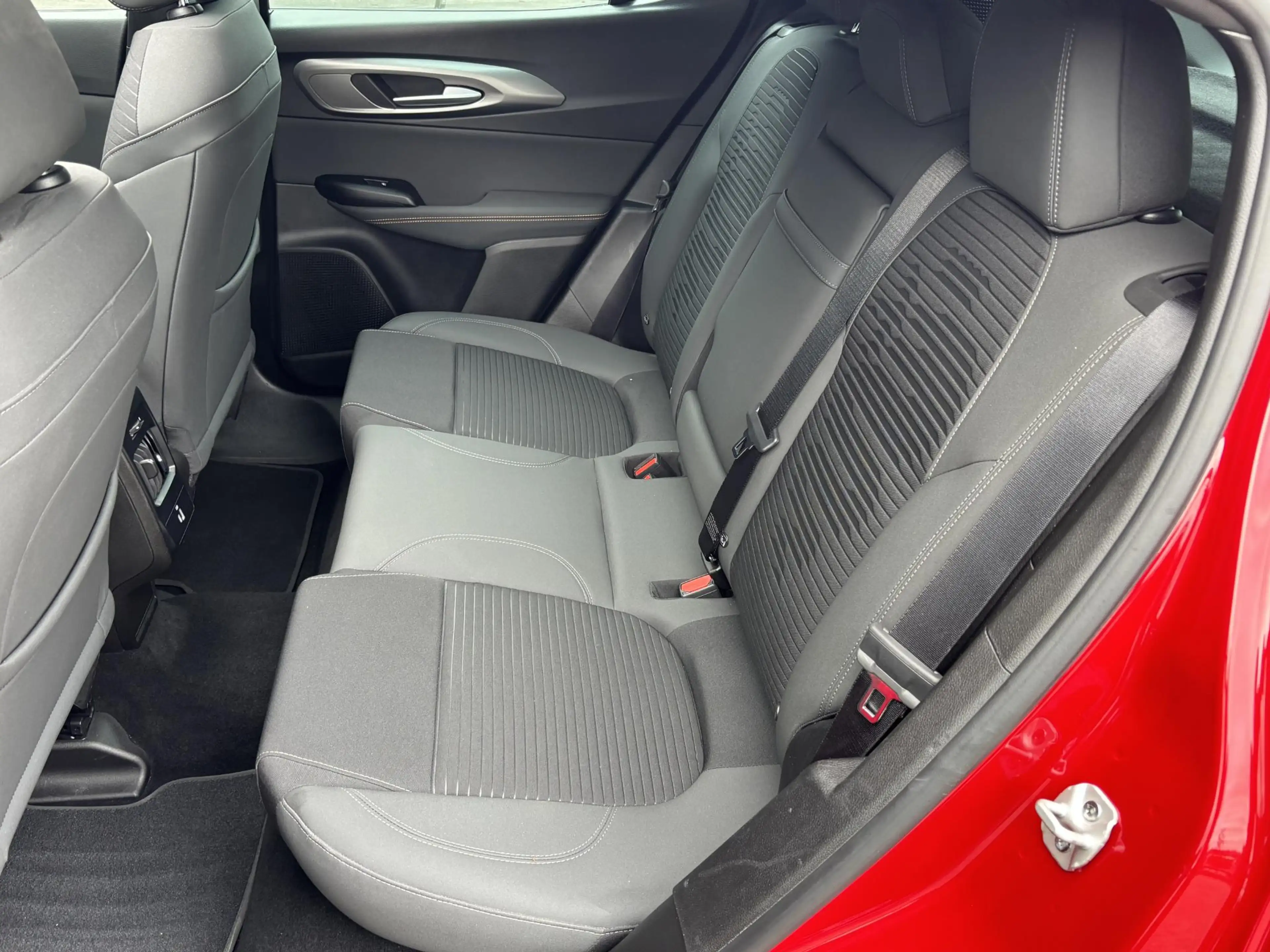 Alfa Romeo Tonale 1.3T PHEV Edizione Business | Schuifdak | Rondomzi — photo 11