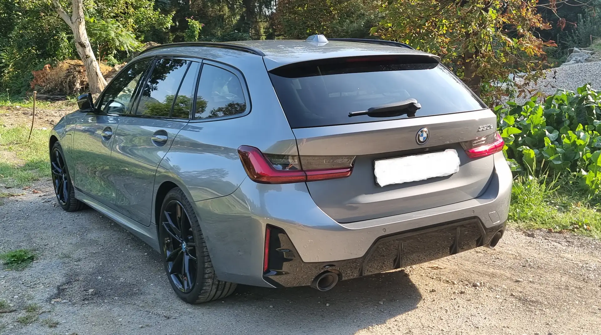 BMW 330 330e PHEV Touring Aut. Grau - 2
