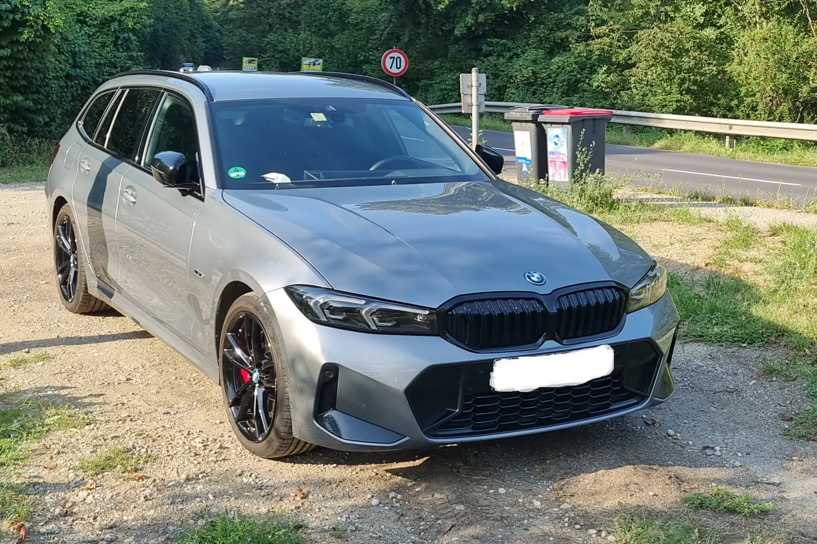 BMW 330 330e PHEV Touring Aut. Grau - 1