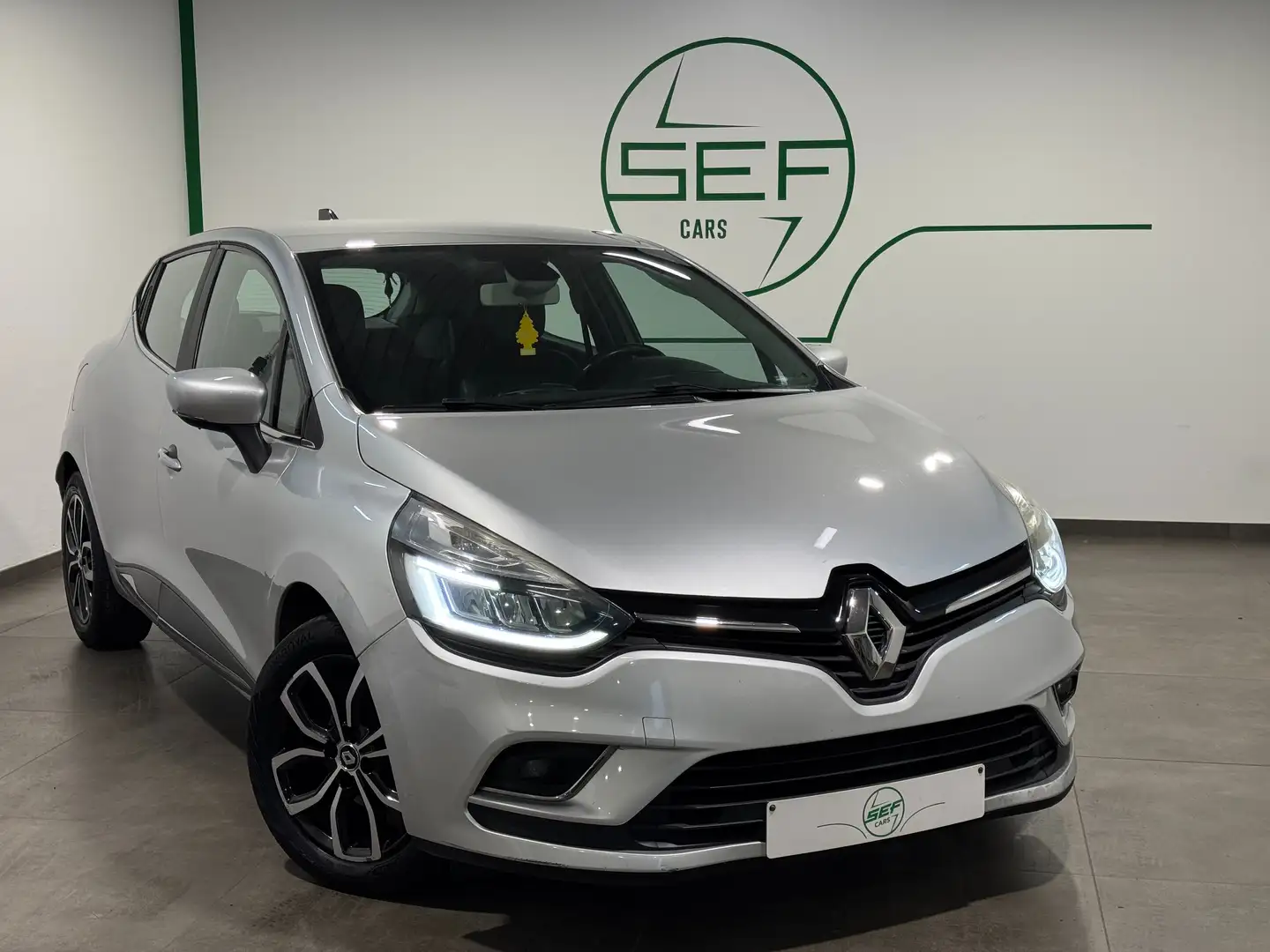 Renault Clio ** 1.5 ** Limited ** GPS ** Garantie 12 mois ** Gris - 1