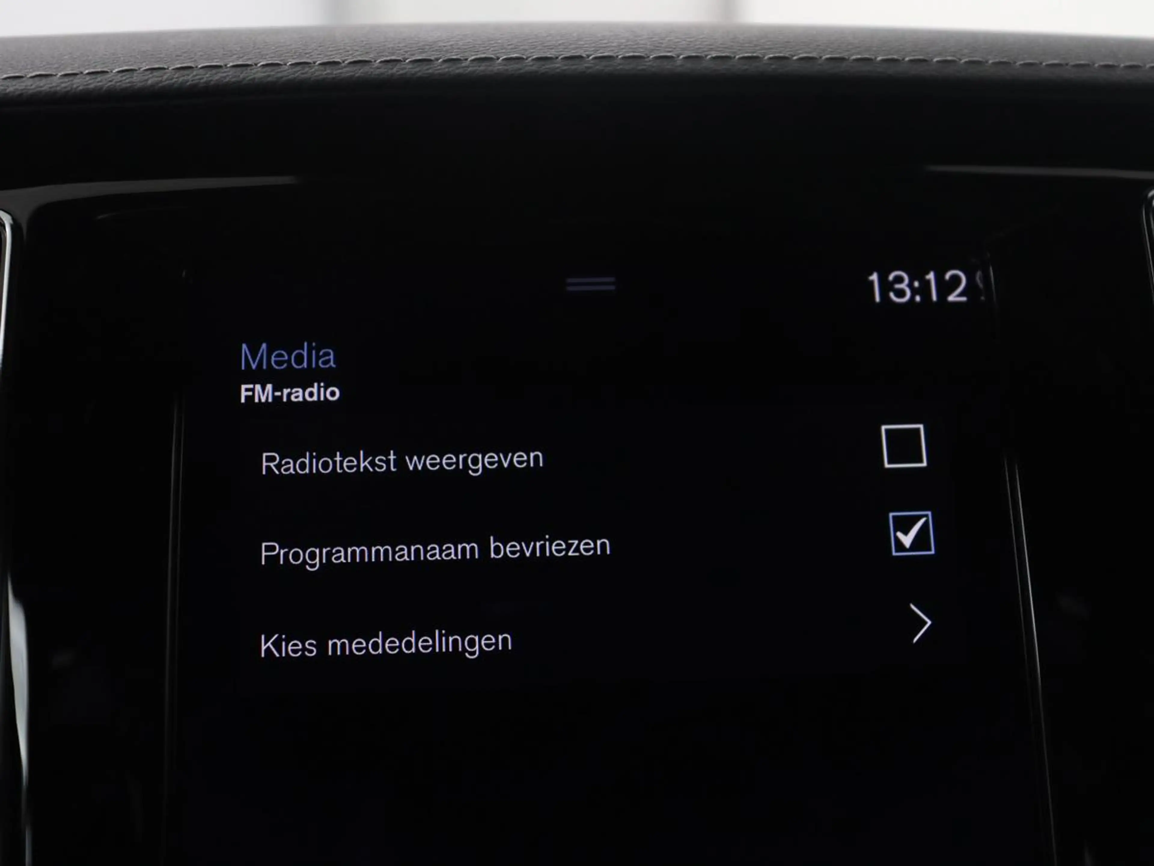 Volvo S60 2.0 Recharge T8 AWD R-Design SOH 95,6% | 360 Camer — photo 28