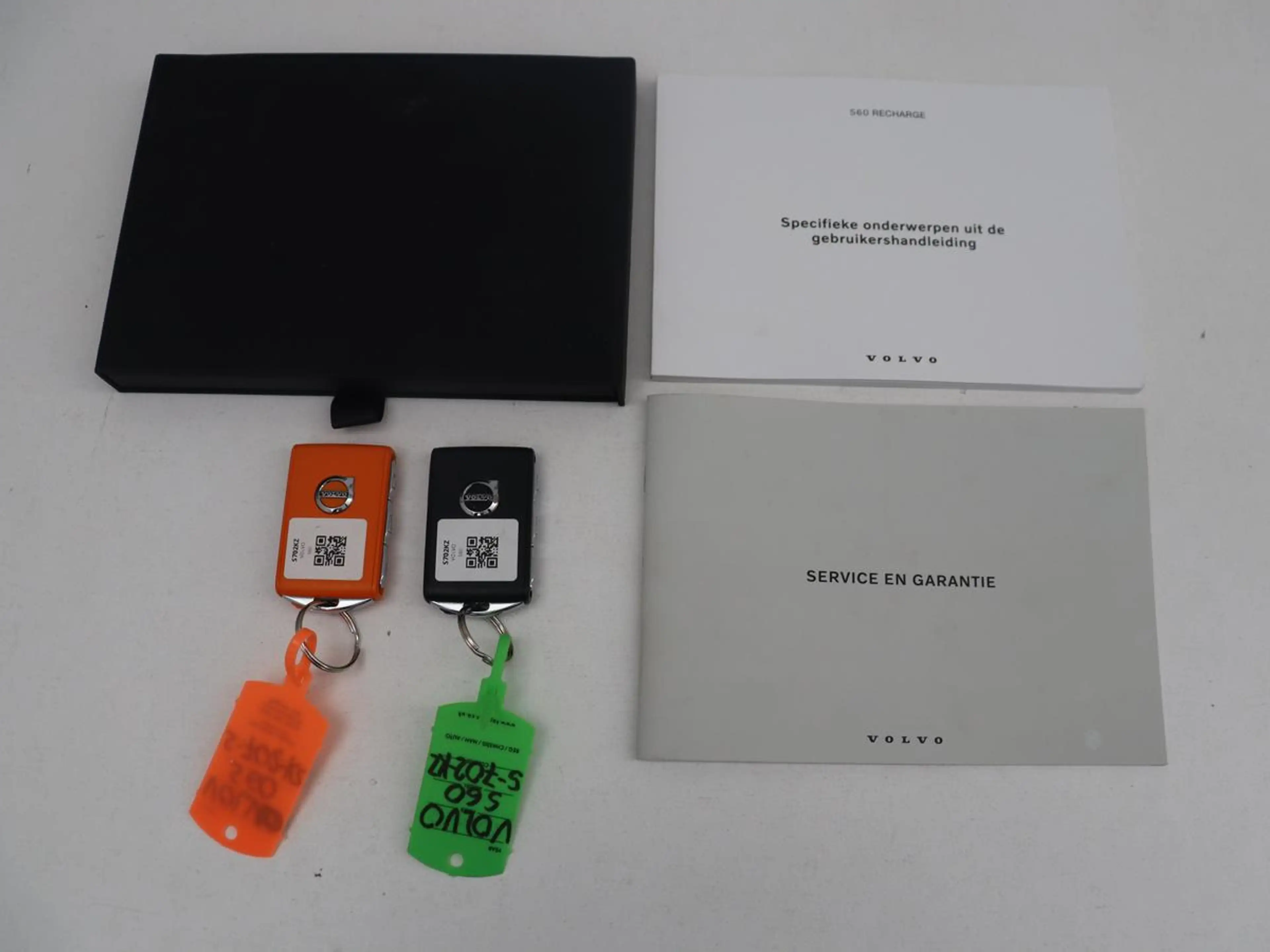 Volvo S60 2.0 Recharge T8 AWD R-Design SOH 95,6% | 360 Camer — photo 13