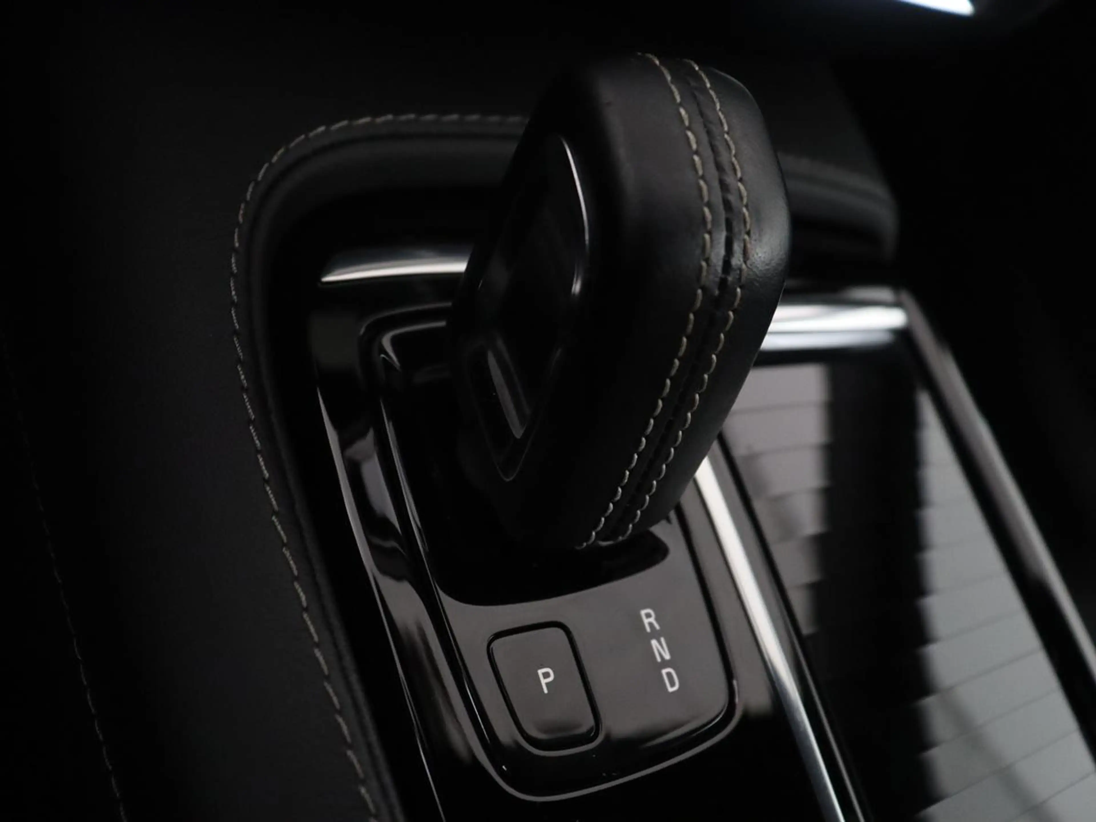 Volvo S60 2.0 Recharge T8 AWD R-Design SOH 95,6% | 360 Camer — photo 22