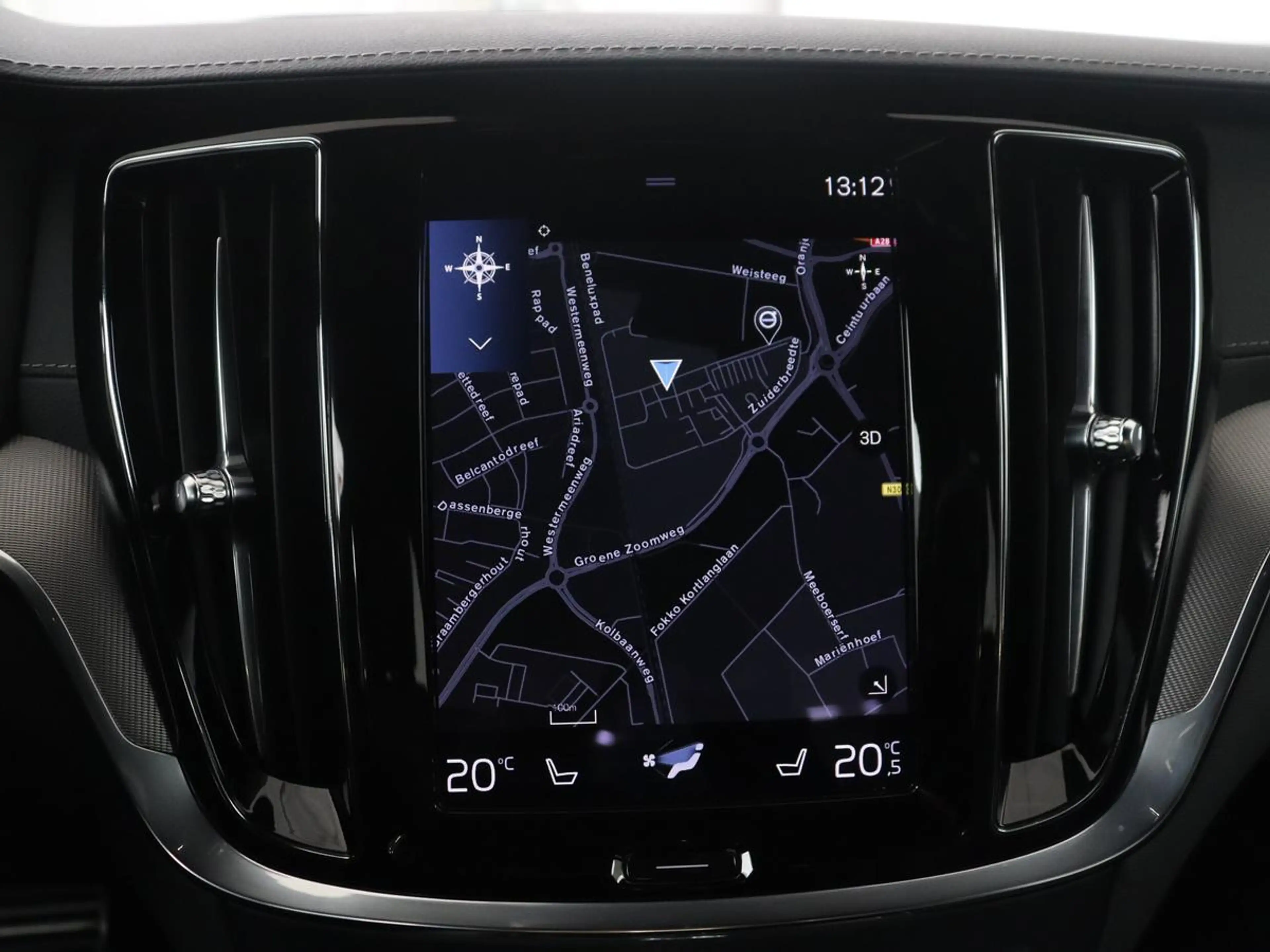 Volvo S60 2.0 Recharge T8 AWD R-Design SOH 95,6% | 360 Camer — photo 21
