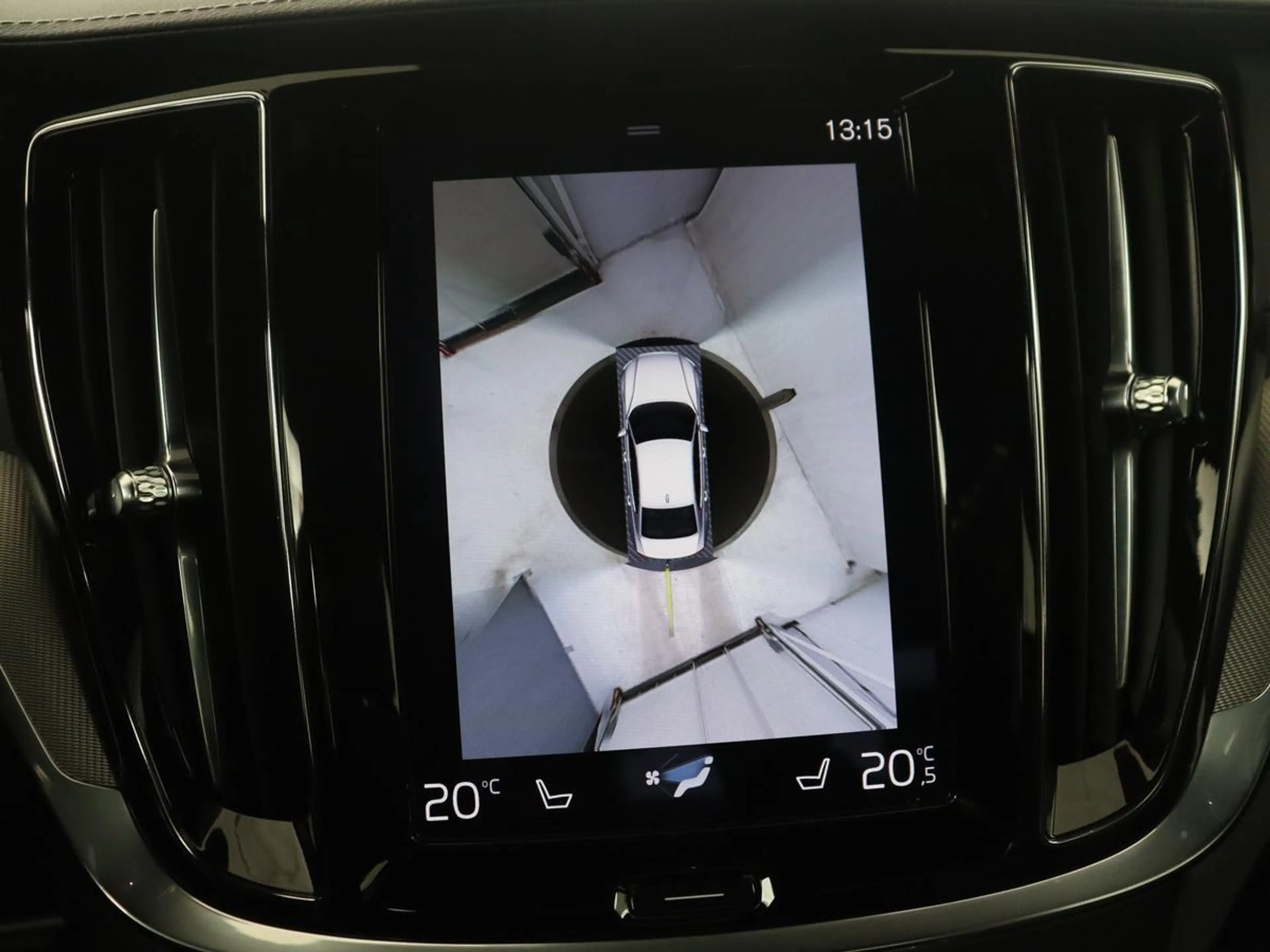 Volvo S60 2.0 Recharge T8 AWD R-Design SOH 95,6% | 360 Camer — photo 18