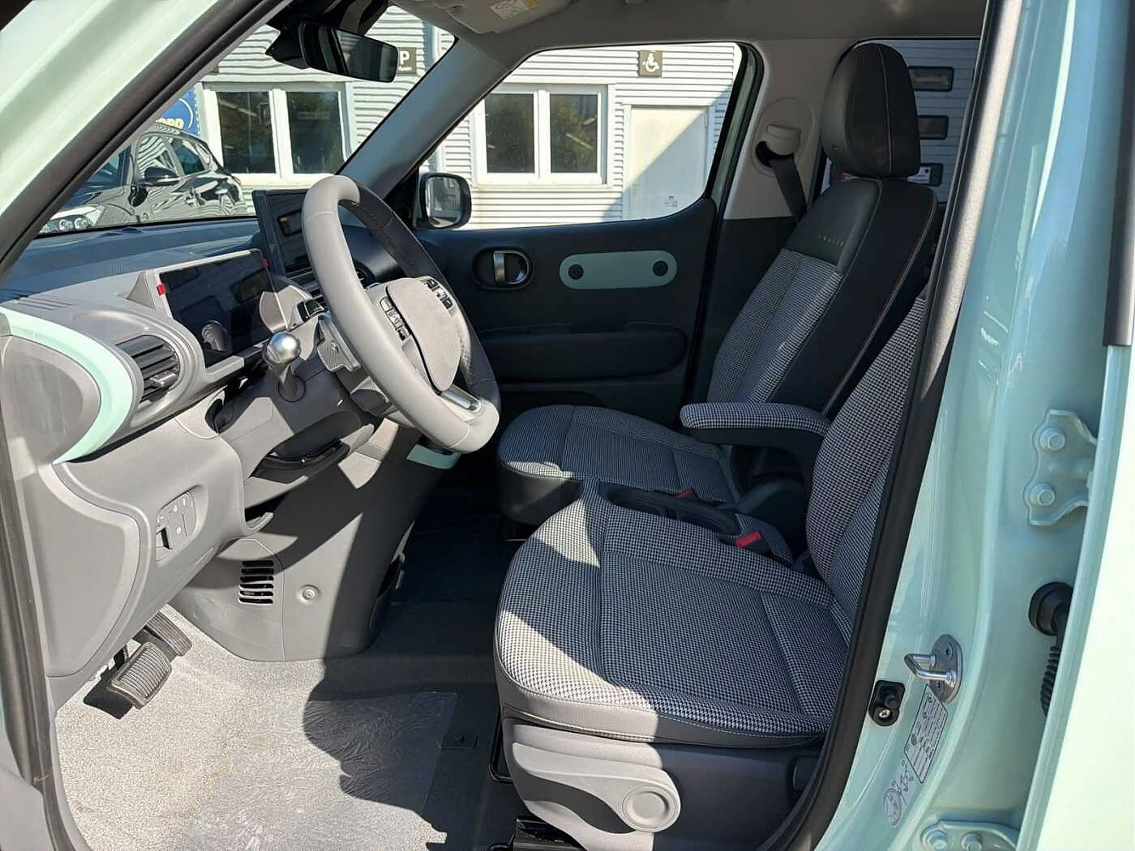 Hyundai Inster 49kWh 'Lounge' Elektro Komfort Paket — photo 11