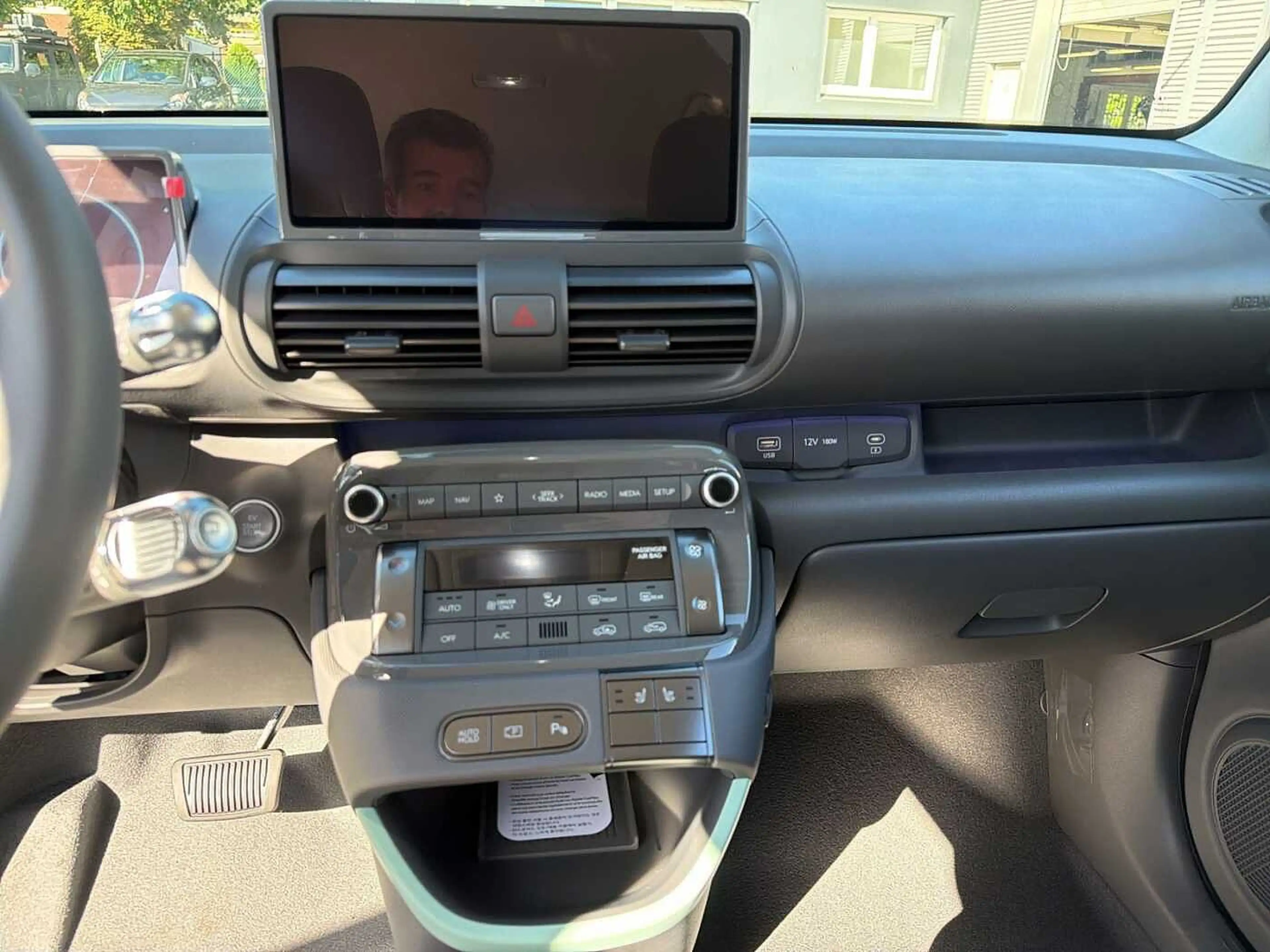 Hyundai Inster 49kWh 'Lounge' Elektro Komfort Paket — photo 10