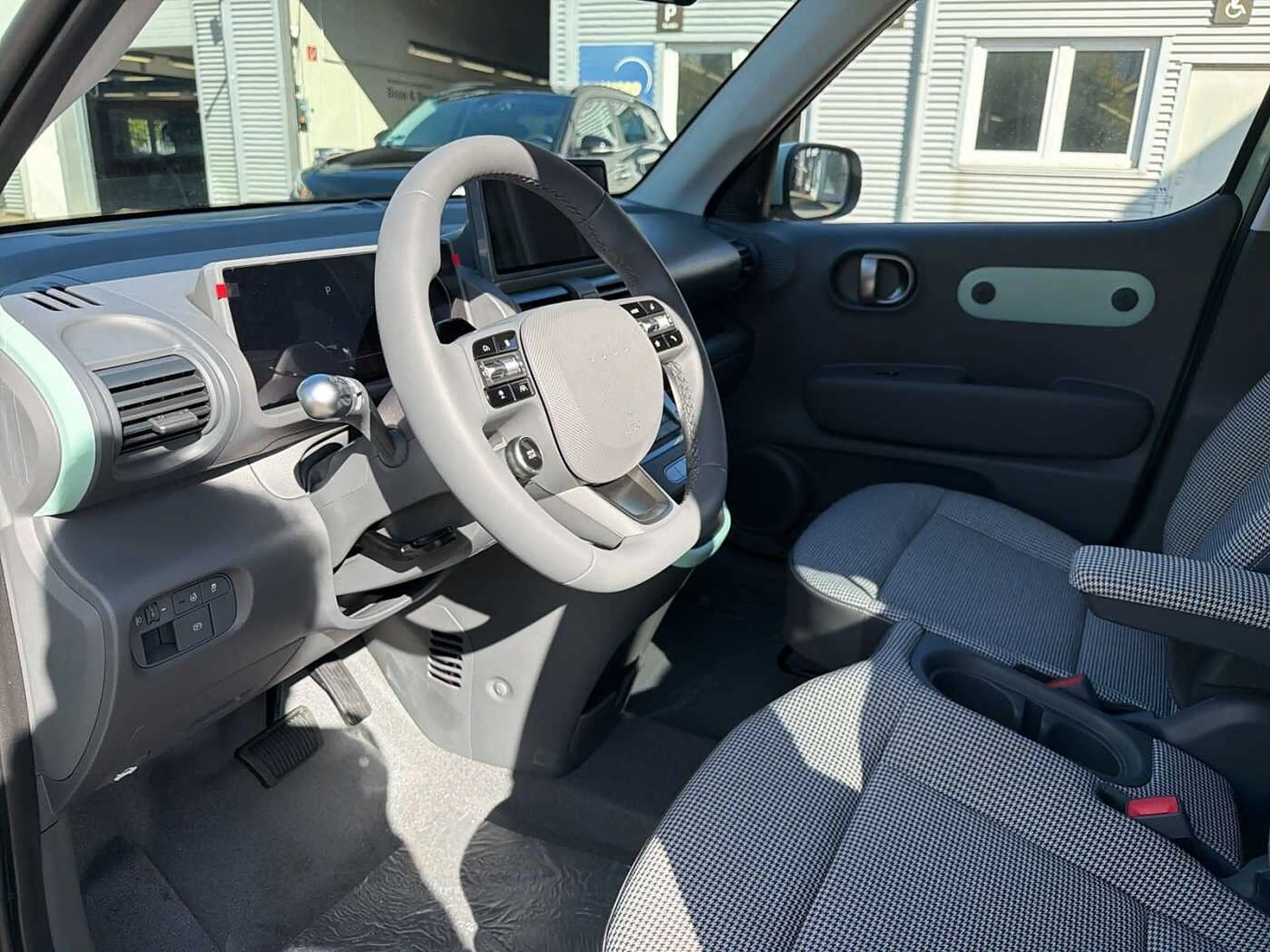 Hyundai Inster 49kWh 'Lounge' Elektro Komfort Paket — photo 7