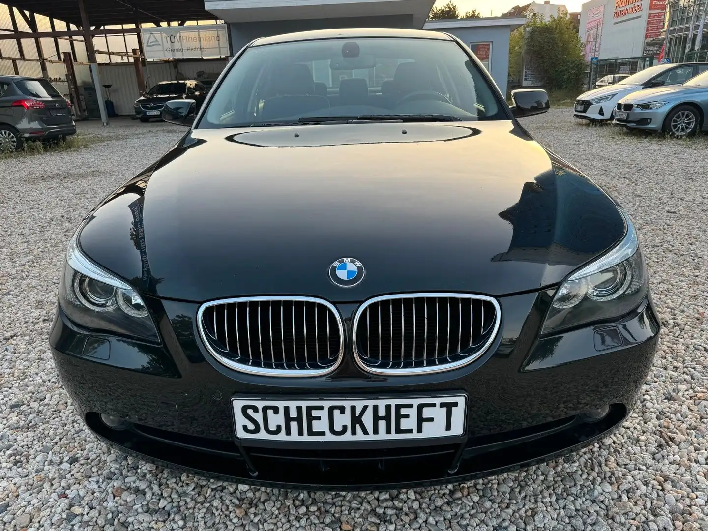 BMW 523 i * Scheckheftgepflegt bei BMW *nur 84.400 km Noir - 2