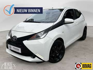 1.0 VVT-i x-play Airco Camera Bt Lmv