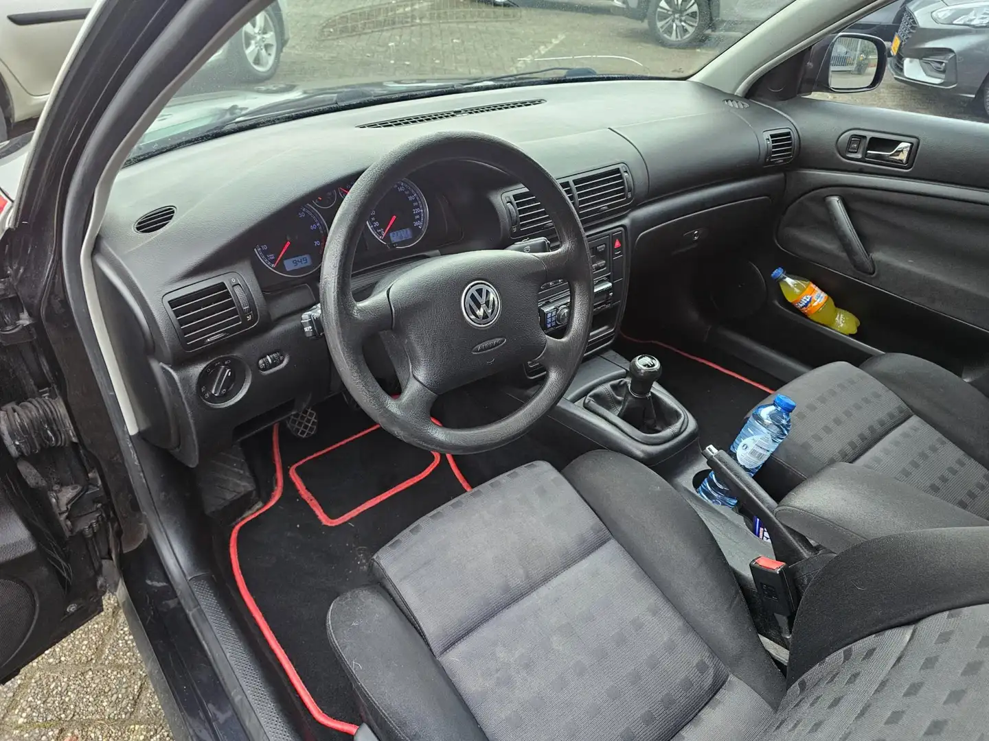 Volkswagen Passat Variant 1.8 Turbo Comfortline AIRCO/cruise Black - 2