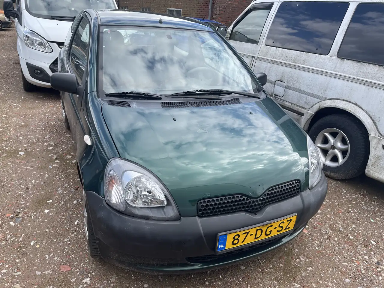 Toyota Yaris 1.0, foto 1