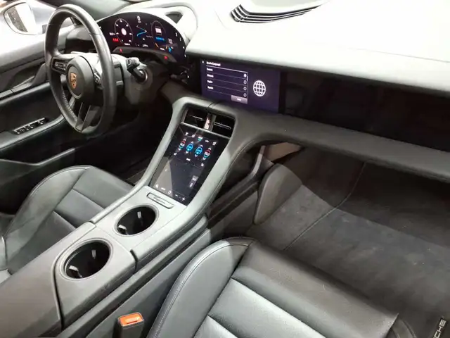 Porsche Taycan view 9