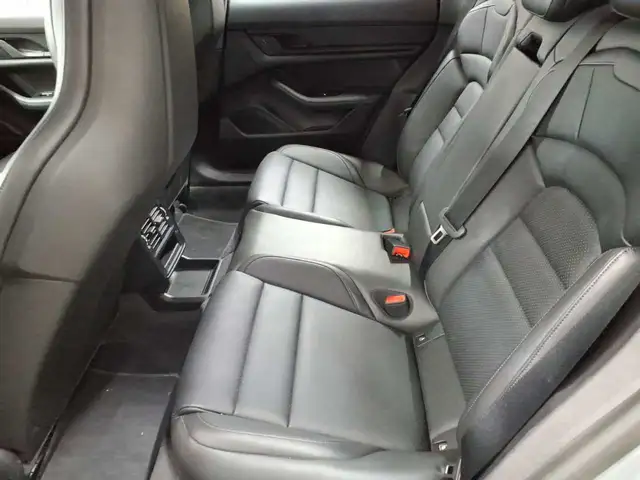 Porsche Taycan view 13
