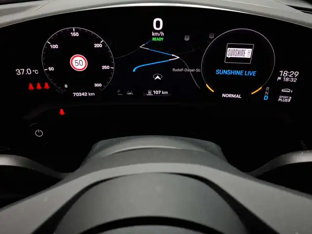 Porsche Taycan view 11