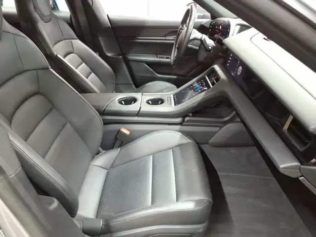 Porsche Taycan view 8